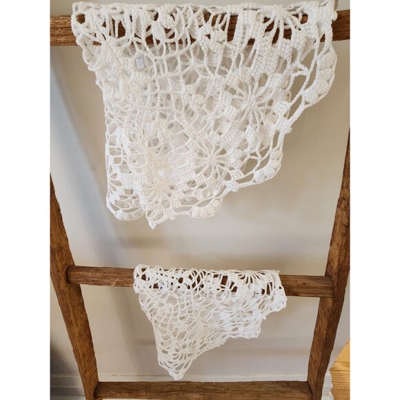 Two Round White Cotton Crochet Doilies Flower Table Decor Accent Doilies - Picture 6 of 10